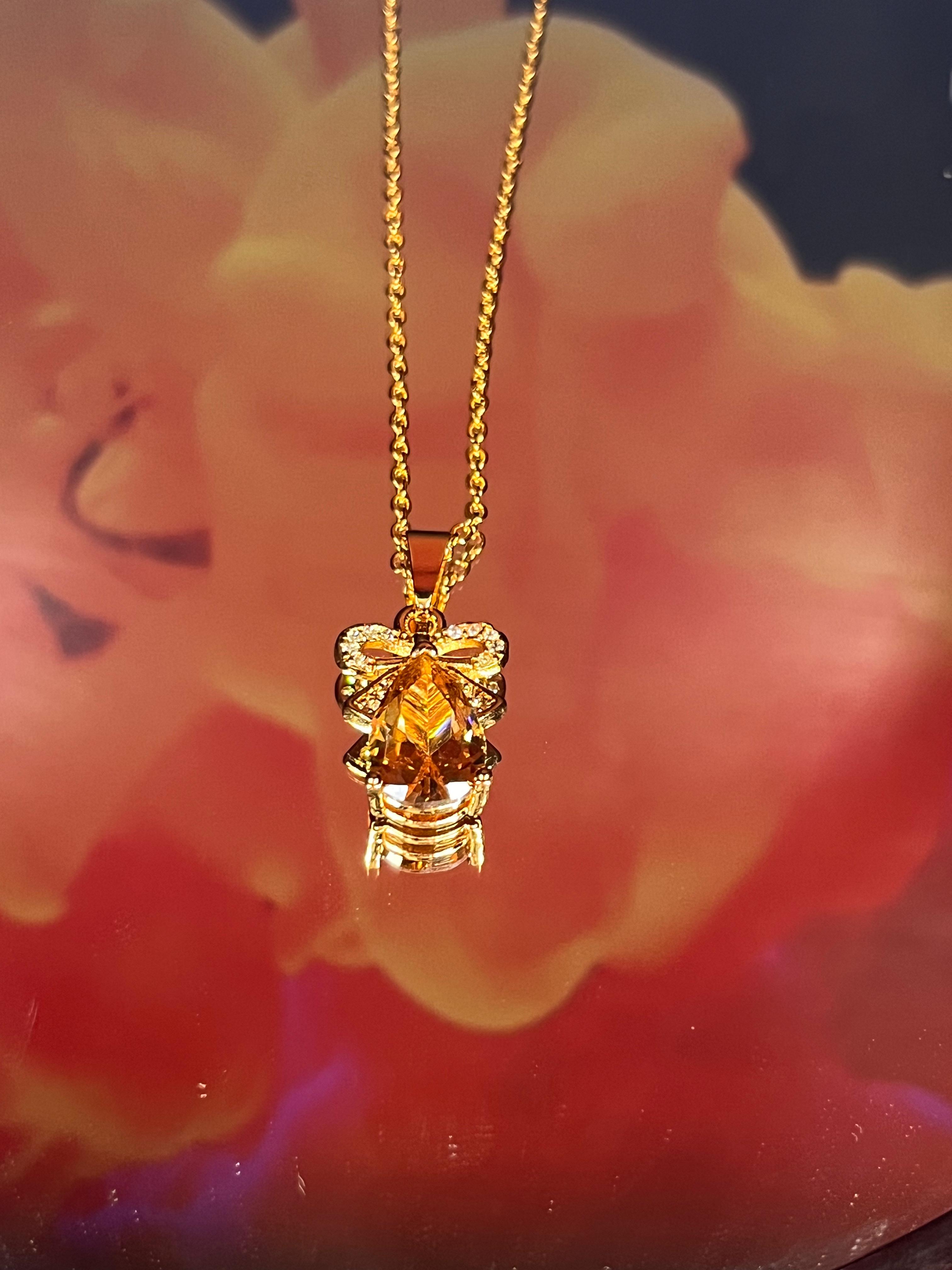 Bow Pendant Side